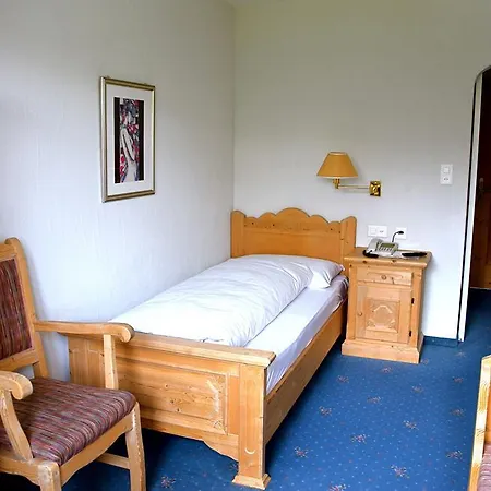 Salastrains Hotel