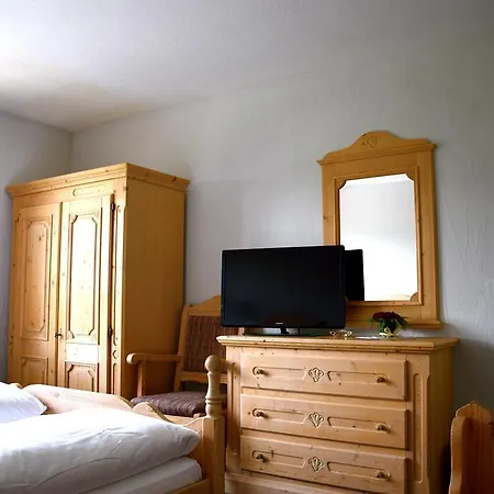 Salastrains Hotel