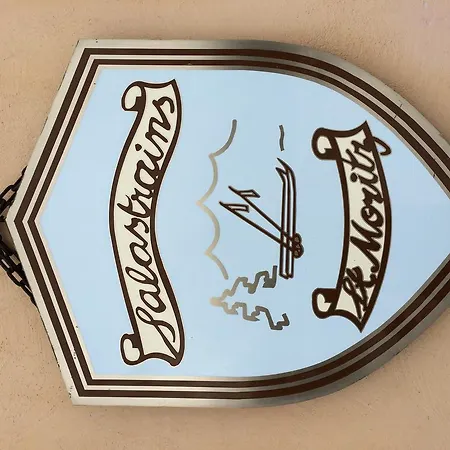 Salastrains Hotel