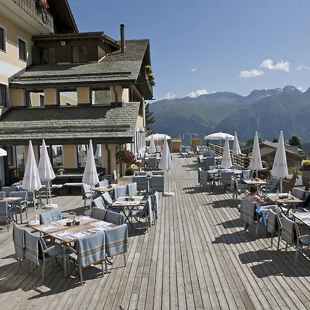 Salastrains Hotel