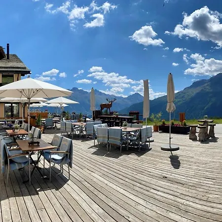 Hotell Salastrains St. Moritz