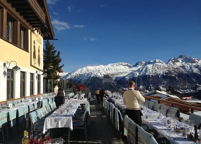 Salastrains Hotel São Moritz
