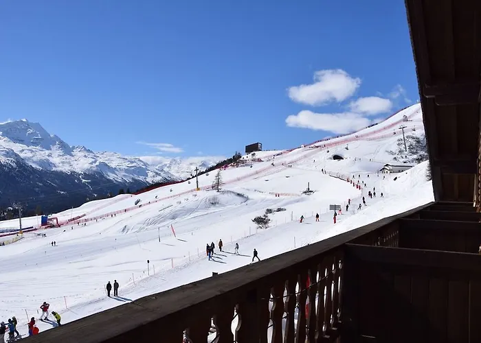 Salastrains Hotel São Moritz